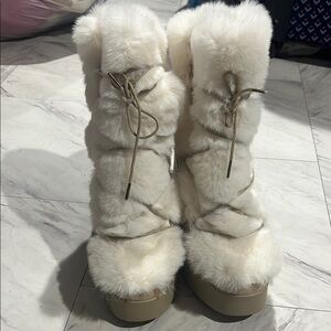 Women's White Fur Boots